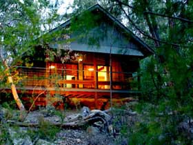 Girraween Environmental Lodge Ltd - Darwin Tourism