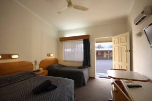 Rest Point Motor Inn and Hereford Steakhouse - Darwin Tourism